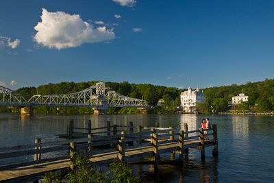 Connecticut River vor dem Goodspeed Opera House