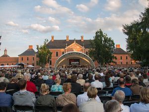 Zuschauer bei den Festspielen in Mecklenburg-Vorpommern Zuschauer bei den Festspielen in Mecklenburg-Vorpommern