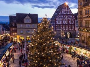 Der Reiterlesmarkt in Rothenburg ob der Tauber mit neuem Konzept fuer den Weihnachtsmarkt 2020, auch mit Corona