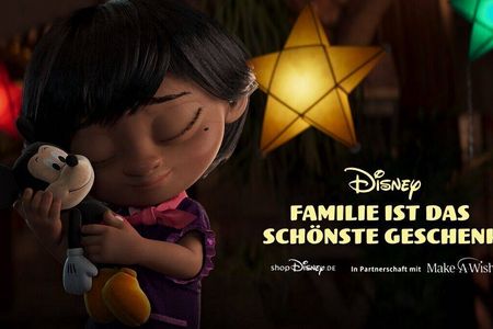 Im Xmas-Spot von Disney steht die Micky Maus fuer die besondere Verbindung zwischen einer Großmutter und ihrer Enkelin