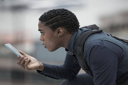 Die 00-Agentin Nomi sollte eigentlich das neue Nokia-Phone bewerben. Doch der Kampagnenstart liegt auf Eis