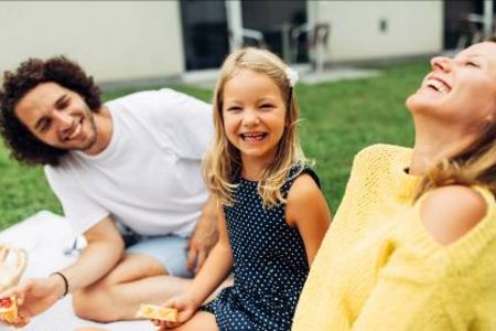 Die oberoesterreichische Stadt Linz eignet sich besonders für Familienausfluege, die passende Unterkunft fuer einen Kurztrip bietet das harry’s home Linz Urfahr