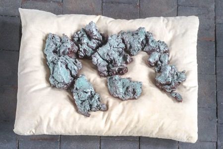 Installation von Celina Jure im Esszimmer Bonn