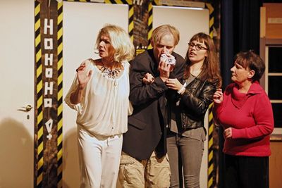 Der nackte Wahnsinn theater sandkorn Der nackte Wahnsinn theater sandkorn
