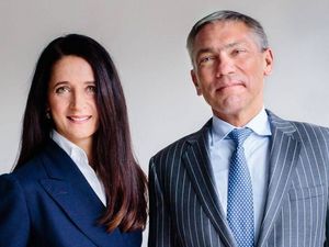 Eine Frau an der Spitze Andrew Robertson begruesst Marianne Heiss im neuen Amt als CEO von BBDO Eine Frau an der Spitze Andrew Robertson begruesst Marianne Heiss im neuen Amt als CEO von BBDO