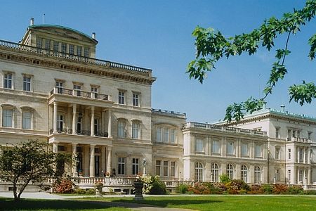 Die Alfried Krupp von Bohlen und Halbach-Stiftung haben die Stipendien zur Förderung Zeitgenössischer Fotografie vergeben