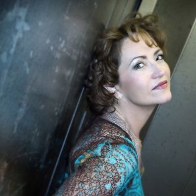Laura Aikin gibt Konzert in Berlin