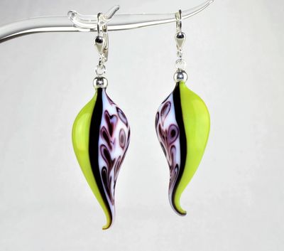 Schoener Ohrschmuck aus Glas