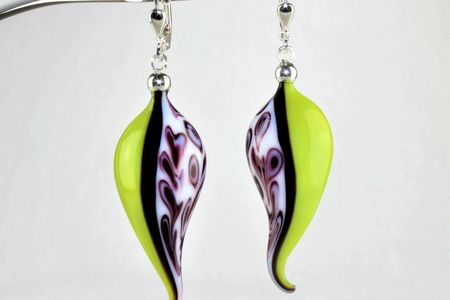 Schoener Ohrschmuck aus Glas