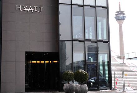 Düsseldorf - Neues Hyatt-Hotel im Hafen öffnete am 11. Februar 2011 seine Pforten