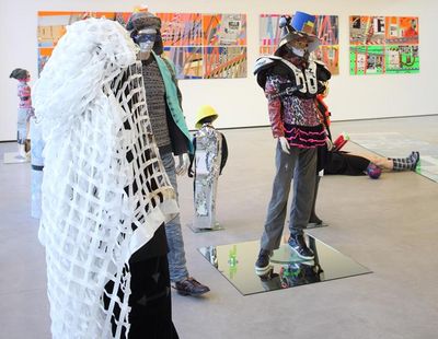 Isa Genzken ausstellung