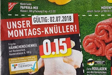 Das kam nicht gut an. Der Lebensmittelhaendler hat die Verbraucher unterschaetzt. Auch die Auszeichnung des Fleisches durch die Initiative Tierwohl zog den Zorn auf Edeka