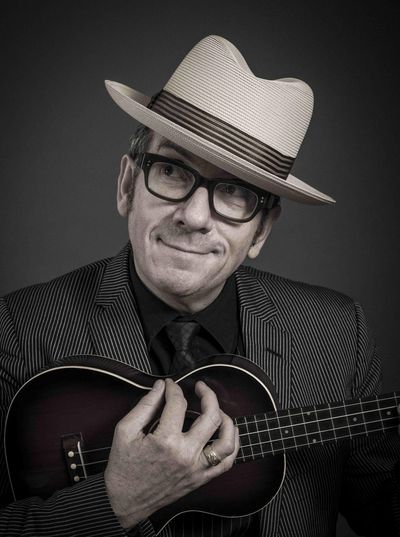 Elvis Costello gibt Konzert in Mainz