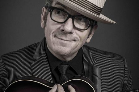 Elvis Costello gibt Konzert in Mainz