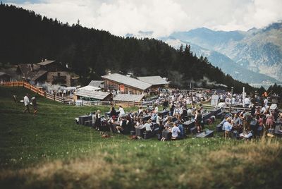 Bei schlechtem Wetter wird das diesjährige Gourmet-Open-Air „the unplugged taste“ auf der Gompm Alm im Hirzergebiet oberhalb von Schenna urlauberfreundlich von 22. auf 23. August 2021 verschoben