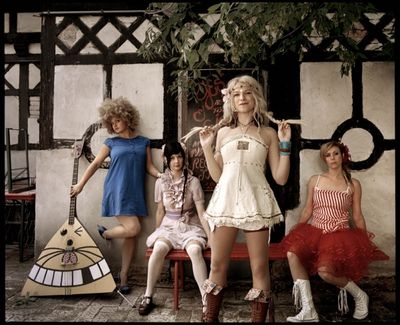 Katzenjammer geben Konzert auf dem Zeltfestival Freiburg