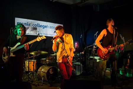 Das Music College Hannover ist eine Berufsfachschule für Musik und bietet eine fundierte 2-jährige Berufsausbildung zum professionellen Berufsmusiker und qualifizierten Musikpädagogen in den Bereichen Jazz, Rock und Pop