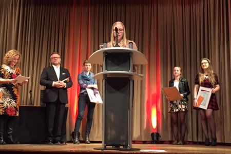 Gewinnerin des Koelner Junge Autoren Award 2015 ist die 18jaehrige Lisa Neumann