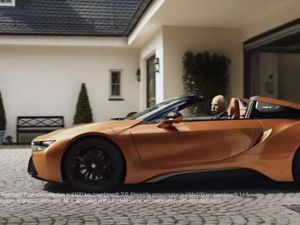 Der letzte Arbeitstag von Daimler-Chef Dieter Zetsche endet in einem BMW i8 Der letzte Arbeitstag von Daimler-Chef Dieter Zetsche endet in einem BMW i8