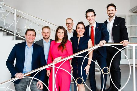 Der Bundesvorstand von DIE JUNGEN UNTERNEHMER. Dr. Frederik Huemmeke, Hermann Leithold, Sarna Roeser, Kai Teute, Vanessa Niemann, Lukas Buedenbender, Paolo Anania