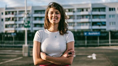 Die 28-jährige Lena Juengst hat das Produkt in Eigenregie entwickelt und seit der Gruendung 2019 mit vier Mitgruendern erfolgreich am Markt etabliert