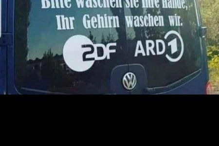 Bitte waschen Sie ihre Hände , ihr Gehirn waschen wir gleich mit