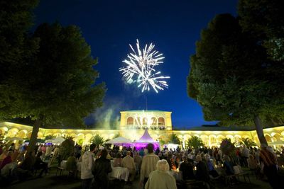 Das Feuerwerk im Kurgarten Bad Kissingen gehoert auch dazu.