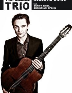 Tim Gebel Trio geben eine Jazz-Session unter freiem Himmel in Darmstadt
