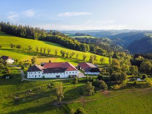 Mit dem Kleebauer Hof Retreat Center eröffnete der Spezialreiseveranstalter Indigourlaub 2020 sein drittes eigenes Haus und das erste in Österreich Mit dem Kleebauer Hof Retreat Center eröffnete der Spezialreiseveranstalter Indigourlaub 2020 sein drittes eigenes Haus und das erste in Österreich