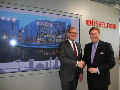 Oberbuergermeister Dirk Elbers mit  Stefan H. Muehling von die developer