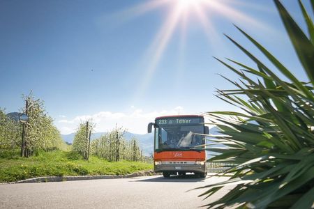 Viele der Vorteilskarten in Schenna beinhalten die kostenlose oder preisreduzierte Nutzung des öffentlichen Nahverkehrs