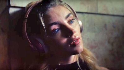 Sennheiser macht sich über Influencer lustig in einer sehr witzigen Kampagne