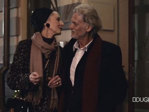 Im Weihnachtsspot zeigt Douglas mehr Vielfalt und setzt auf Toleranz Im Weihnachtsspot zeigt Douglas mehr Vielfalt und setzt auf Toleranz