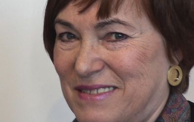 Gudrun Bruene Die Malerin aus der DDR die Helmut Schmidt malte