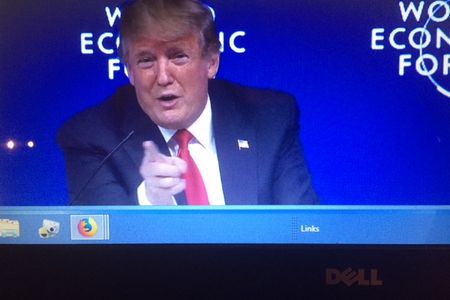 In einen Tweet raeumte die Tagesschau Redaktion der ARD-Sendung offen ein, die Unmutsaeußerungen gegen Donald Trump noch technisch verstaerkt zu haben
