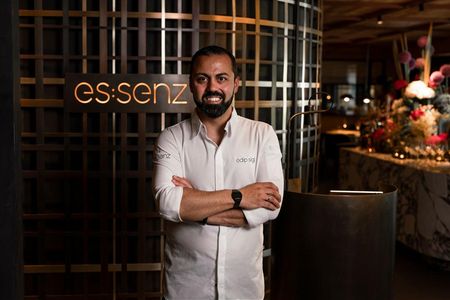 Edip Sigl bei der Eröffnung des Gourmetrestaurants ES:SENZ