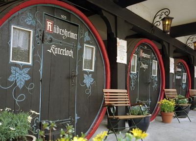 Kurioses Angebot des Hotels "Lindenwirt" in Rüdesheim: Hotelzimmer im Weinfass. Foto: hr/Hotel Lindenwirt