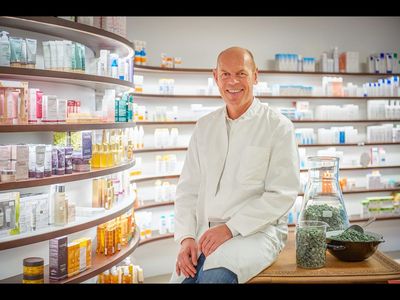 2007 uebernahm Apotheker Stefan Niklas mit seiner Frau die Rezeptur von LAGUBO und leitet seitdem die Herstellung des Bad Reichenhaller Traditionsprodukts