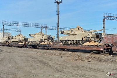 1000 Panzerfahrzeuge im Baltikum.