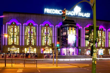 Im Berliner Friedrichstadtpalast sind die sechs Millionen AfD Waehler nun keine gern gesehenen Gäste mehr