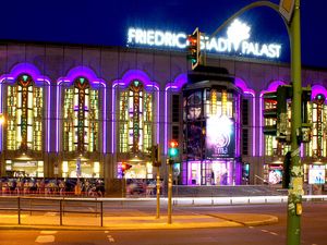 Im Berliner Friedrichstadtpalast sind die sechs Millionen AfD Waehler nun keine gern gesehenen Gäste mehr Im Berliner Friedrichstadtpalast sind die sechs Millionen AfD Waehler nun keine gern gesehenen Gäste mehr