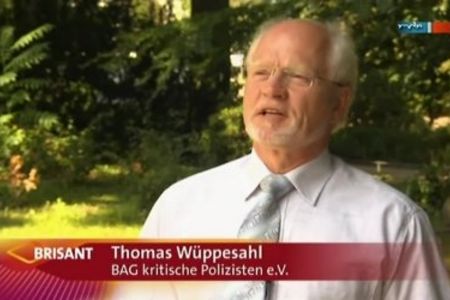 Thomas Wueppesahl behauptet die Hamburger Polizei fingiere Gefahrenzonen.