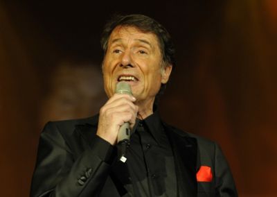 Konzert: Udo Jürgens, der Sänger, Entertainer und Charmeur ist Kult und verzaubert das Publikum mit seinen Liedern bei den Thurn und Taxis Schlossfestspielen 2013