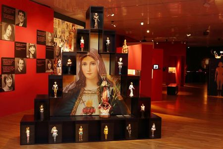 Ausstellung in Bern: Bin ich schön? - Eine gemeinsame Ausstellung des Museums für Kommunikation und  des Naturhistorischen Museums der Burgergemeinde Bern  bis zum 7.7.2013
