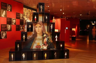 Ausstellung in Bern: Bin ich schön? - Eine gemeinsame Ausstellung des Museums für Kommunikation und  des Naturhistorischen Museums der Burgergemeinde Bern  bis zum 7.7.2013