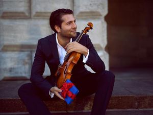 Beswingte Weihnachten mit Baptiste Pawlik Beswingte Weihnachten mit Baptiste Pawlik