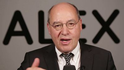 Gregor Gysi wuerde aus heutiger Sicht, nicht mehr in die Politik gehen, es war zu hart in der Anfangszeit, sagt er