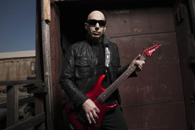Joe Satriani gibt Konzert bei der Classik Rocknacht