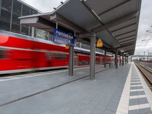 Nix mit Preissenkung bei der Bahn, dafuer bekommt der Fahrzeugbauer Audi im Werk seinen eigenen Bahnhof Nix mit Preissenkung bei der Bahn, dafuer bekommt der Fahrzeugbauer Audi im Werk seinen eigenen Bahnhof