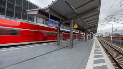 Nix mit Preissenkung bei der Bahn, dafuer bekommt der Fahrzeugbauer Audi im Werk seinen eigenen Bahnhof